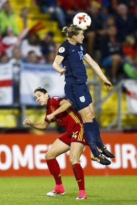 England s player Ellen White (R) heads the ball before Spain s Vicky Losada during the second match of the UEFA Women s Championship 2017 s groups phase at the Rat Verlegh Stadium, in Breda, Holland. ENGLAND VS SPAIN !ACHTUNG: NUR REDAKTIONELLE NUTZUNG!  Copyright: xVincentxJanninkx GRA237 20170723-636364481179573410
