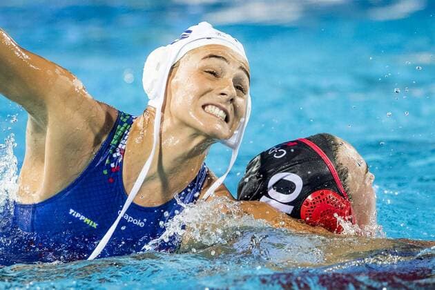 Quarterfinal WaterPolo Women s Hungary HUN (White Cup) Vs Canada CAN (Blue Cup) 12 Dorottya Szilagyi HUN Hungary 10 Christine Robinson CAN Canada Day 11 24 07 2017 XVII FINA World Championships Aquatics City Park - Varosliget Lake Budapest Hungary Photo Pasquale Mesiano Deepbluemedia Insidefoto pasqualexmesiano