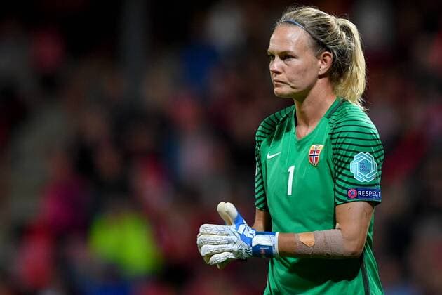 SOCCER - UEFA EURO EM Europameisterschaft Fussball 2017, NOR vs DEN DEVENTER,NETHERLANDS,24.JUL.17 - WOMEN SOCCER - UEFA Women s European Championship EM Europameisterschaft 2017, Group A, Norway vs Denmark. Image shows Ingrid Hjelmseth (NOR). Keywords: injury. GEPAxpictures xFlorianxErtl