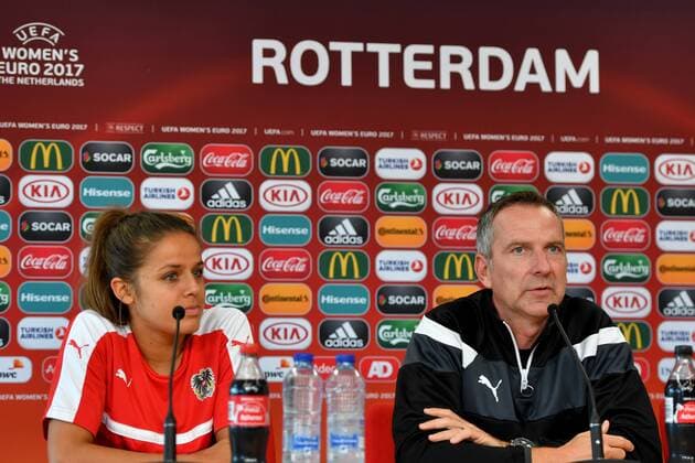 SOCCER - UEFA EURO EM Europameisterschaft Fussball 2017, ISL vs AUT ROTTERDAM,NETHERLANDS,25.JUL.17 - WOMEN SOCCER - UEFA Women s European Championship EM Europameisterschaft 2017, Group C, Iceland vs Austria, preview, press conference PK Pressekonferenz Austria. Image shows Laura Feiersinger and head coach Dominik Thalhammer (AUT). GEPAxpictures xFlorianxErtl