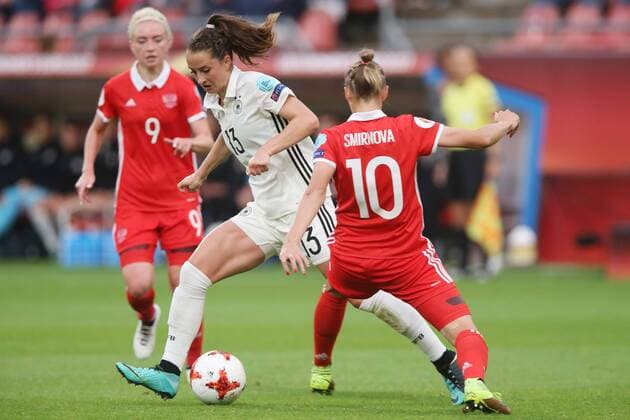 Sara Dabritz of Germany women, Nadezhda Smirnova of Russia women during the UEFA WEURO 2017 Group B group stage match between Russia and Germany at the Galgenwaard Stadium on July 25, 2017 in Utrecht, The Netherlands Women: Russia v Germany UEFA WEURO 2017 2017 2018 xVIxVIxImagesx xTomxBodexMultimediaxIVx 8310188