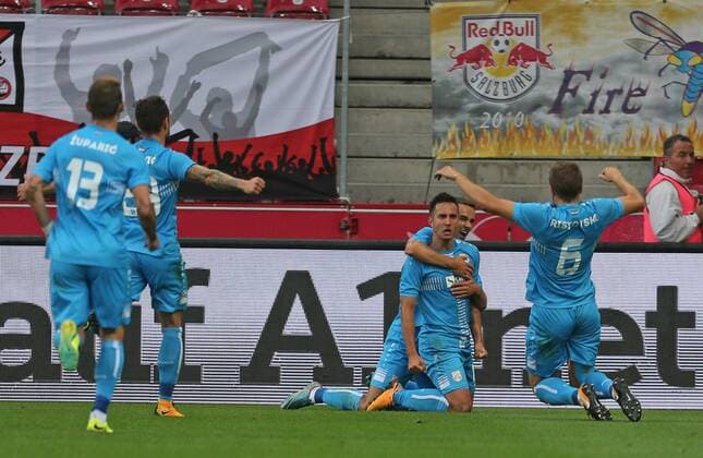 SOCCER - UEFA CL quali, RBS vs Rijeka SALZBURG,AUSTRIA,26.JUL.17 - SOCCER - UEFA Champions League qualification, Red Bull Salzburg vs HNK Rijeka. Image shows the rejoicing of Zoran Kvrzic (Rijeka) and his team mates. GEPAxpictures xThomasxBachun