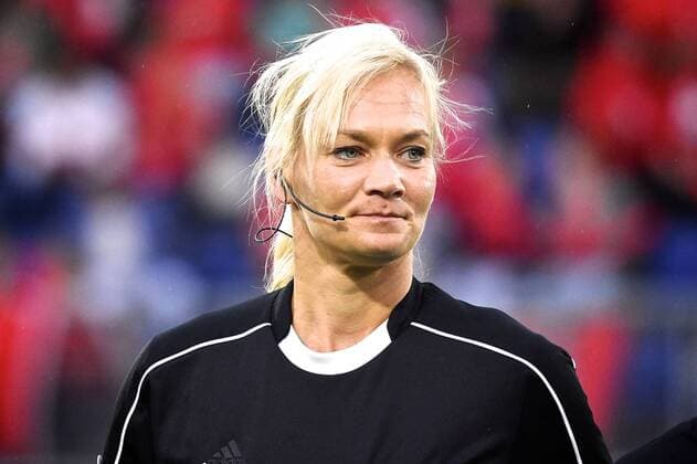 Switzerland v France UEFA Women s Euros 2017 UEFA referee Bibiana Steinhaus pictured ahead of the UEFA Women s Euros 2017 match at the Rat Verlegh Stadion, Breda Copyright: xKristianxKanex FIL-10443-0006 UK Newspapers OUT