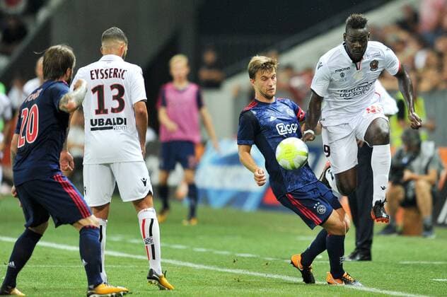 09 Mario Balotelli (nice) - 03 Joel Veltman (ajax) FOOTBALL : Nice vs Ajax Amsterdam - Ligue des Champions - 26 07 2017 FEP Panoramic 