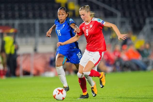 (L-R) Marie-Laure Delie of France women, Ana-Maria Crnogorcevic of Switzerland women during the UEFA WEURO 2017 Group C group stage match between Switzerland and France at the Rat Verlegh stadium on July 26, 2017 in Breda, The Netherlands Women: Switzerland v France UEFA WEURO 2017 2017 2018 xVIxVIxImagesx xGerritxvanxKeulenxIVx 8317853