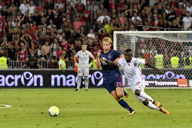 Jean Michael Seri (OGC Nice) - Frenkie De Jong (Ajax) FOOTBALL : OGC Nice vs Ajax - Tour preliminaire de ligue des champions - Nice - 26 07 2017 NorbertScanella Panoramic 