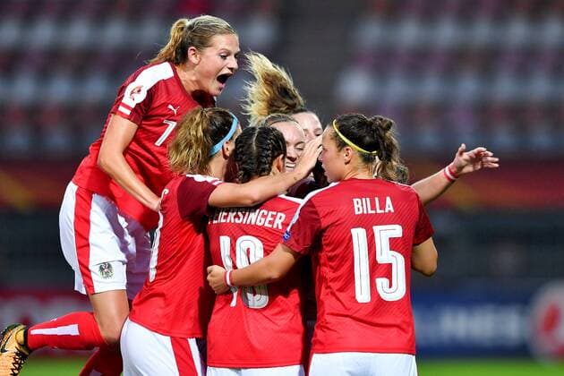 SOCCER - UEFA EURO EM Europameisterschaft Fussball 2017, ISL vs AUT ROTTERDAM,NETHERLANDS,26.JUL.17 - WOMEN SOCCER - UEFA Women s European Championship EM Europameisterschaft 2017, Group C, Iceland vs Austria. Image shows the rejoicing of AUT. GEPAxpictures xFlorianxErtl