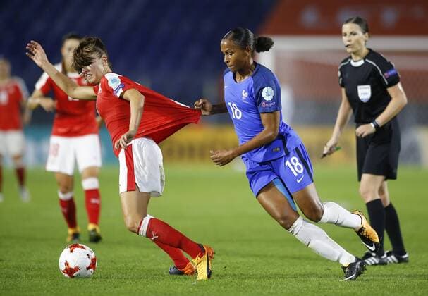 (170727) -- BREDA, July 27, 2017 -- Marie-Laure Delie (front R) of France vies with Lia Walti (front L) of Switzerland during the UEFA Women s EURO 2017 soccer tournament Group C match between France and Switzerland in Breda, the Netherlands, July 26, 2017. The match ended with a 1-1 draw. ) (SP)NETHERLANDS-UEFA-WOMEN S EURO-2017-GROUP-FRANCE-SWITZERLAND YexPingfan 