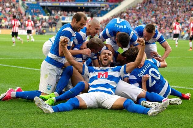 Bilder des Tages - SPORT EINDHOVEN - PSV - Osijek , Voetbal , Seizoen 2017 2018 , PSV - Osijek , Europa League 2017-2018 , derde kwalificatie ronde Europa League , Philips Stadion , 27-07-2017 . Osijek speler Muzafer Ejupi viert met zijn team de 0-1 van Osijek speler Borna Barisic (ONDER) . PSV - Osijek  x1656677x
