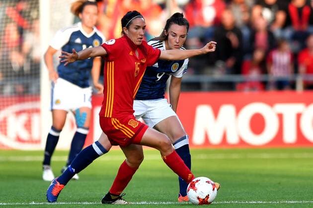 SOCCER - UEFA EURO EM Europameisterschaft Fussball 2017, SCO vs ESP DEVENTER,NETHERLANDS,27.JUL.17 - WOMEN SOCCER - UEFA Women s European Championship EM Europameisterschaft 2017, Group D, Scotland vs Spain. Image shows Silvia Meseguer (ESP) and Caroline Weir (SCO). GEPAxpictures xFlorianxErtl