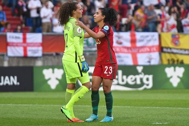 Portugal v England UEFA Women s Euros 2017 Melissa Antunes of Portugal (right) consoles Portugal goalkeeper Patricia Morais after Toni Duggan of England scores their first goal to make it England 1 Portugal 0 during the UEFA Women s Euros 2017 match at Koning Willem II Stadion, Tilburg Copyright: xKristianxKanex FIL-10447-0019 UK Newspapers OUT