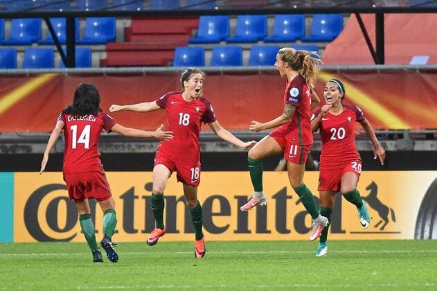 Portugal v England UEFA Women s Euros 2017 Carolina Mendes of Portugal (2nd left) celebrates scoring their first goal to make it England 1 Portugal 1 during the UEFA Women s Euros 2017 match at Koning Willem II Stadion, Tilburg Copyright: xKristianxKanex FIL-10447-0020 UK Newspapers OUT