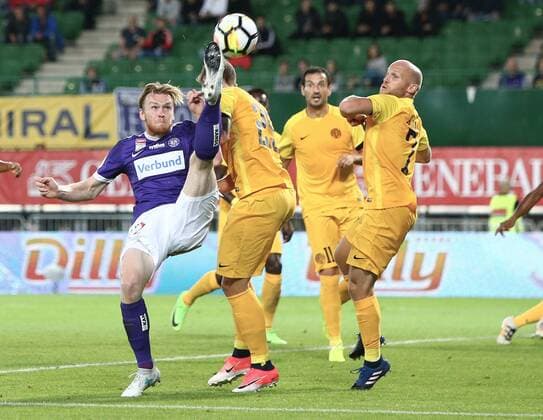 SOCCER - UEFA EL quali, A.Wien vs Limassol VIENNA,AUSTRIA,27.JUL.17 - SOCCER - UEFA Europa League qualification, FK Austria Wien vs AEL Limassol. Image shows Kevin Friesenbichler (A.Wien), Bogdan Mitrea (Limassol) and Andreas Avraam (Limassol). GEPAxpictures xChristianxOrt