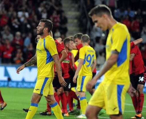 SC Freiburg vs NK Dom?ale Domzale Freiburg, Schwarzwald Stadion, 27.7.2017 Fußball, UEFA; Europa-League-Qualifikation; Saison 2017-2018 1:0 Miha Blazic Bla?ic, Domzale (center) Jure Balkovec, Domzale Foto- und alle