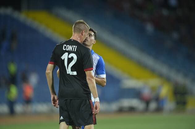 CSU Craiova - AC Milan, Uefa Europa League, Third Qualifying Round - 1 Leg, 27 July 2017, Drobeta Turnu Severin, Romania CSU Craiova - AC Milan, UEFA Europa League, Third Qualifying Round - 1 Leg, AC Milan s Andrea Conti argue agaisnt CSU Craiova s Marius Briceag, 27 July 2017, Drobeta Turnu Severin, Romania Copyright: xRaphaelxSerresx