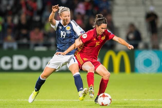 (L-R) Lana Clelland of Sco,tland women Silvia Meseguer of Spain women during the UEFA WEURO 2017 Group D group stage match between Scotland and Spain at The Adelaarshorst on July 27, 2017 in Deventer, The Netherlands Women: Scotland v Spain UEFA WEURO 2017 2017 2018 xVIxVIxImagesx xGerritxvanxKeulenxIVx 8325672