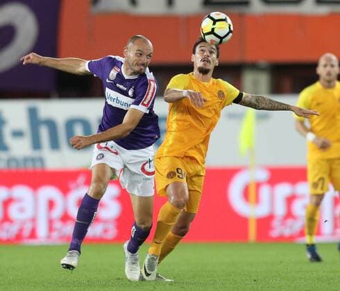 SOCCER - UEFA EL quali, A.Wien vs Limassol VIENNA,AUSTRIA,27.JUL.17 - SOCCER - UEFA Europa League qualification, FK Austria Wien vs AEL Limassol. Image shows Heiko Westermann (A.Wien) and Arthur (Limassol). GEPAxpictures xChristianxOrt
