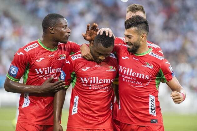 Bilder des Tages - SPORT Oostende s Sebastien Siani celebrates after scoring during a soccer game between French club Olympique de Marseille and Belgian team KV Oostende, the first leg of the third qualifying round for the UEFA Europa League competition, Thursday 27 July 2017 in Marseille. LAURIExDIEFFEMBACQ  x05140062x