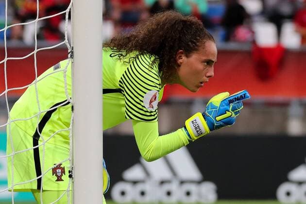 Bilder des Tages - SPORT Patricia Morais (Torwart, Portugal, 12), Einzelbild, Aktion, Action, Fussball, UEFA Women s EURO 2017, Portugal - England, xozx