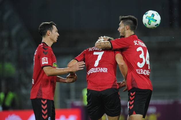 (v.l.n.r.) Nicolas Hoefler (SC Freiburg) Florian Niederlechner (SC Freiburg) Tim Kleindienst (SC Freiburg) beim Spiel SC Freiburg vs NK Domzale, am 27.07.2017. Freiburg Copyright: xLaegler xEibner-Pressefotox EP_SLR
