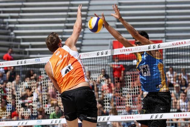 Beach volleyball Beachvolleyball - FIVB World Championships 2017 VIENNA,AUSTRIA,28.JUL.17 - BEACH VOLLEYBALL - FIVB World Championships. Image shows Christiaan Varenhorst (NED) and Andre Loyola (BRA). GEPAxpictures xMaticxKlansek