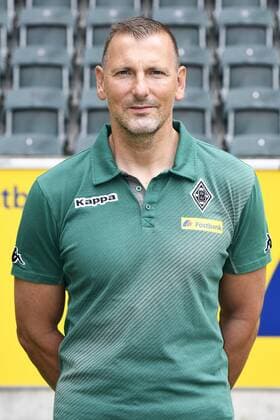 Fußball, GER, 1.BL, Porträttermin 2017 2018, VfL Borussia Mönchengladbach, Physiotherapeut Dirk Müller (Gladbach). Einzelbild, Portrait, Porträt.