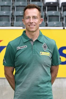 Fußball, GER, 1.BL, Porträttermin 2017 2018, VfL Borussia Mönchengladbach, Physiotherapeut Adam Szordykowski (Gladbach). Einzelbild, Portrait, Porträt.