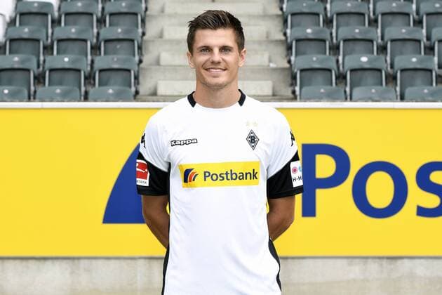 Fußball, GER, 1.BL, Porträttermin 2017 2018, VfL Borussia Mönchengladbach, Jonas Hofmann (Gladbach). Einzelbild, Portrait, Porträt.