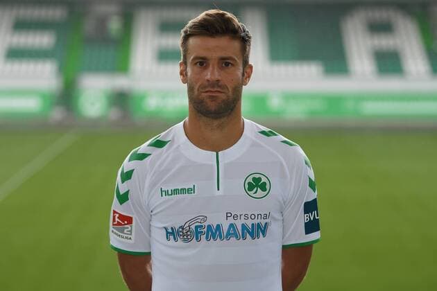 24.07.2017 - SpVgg Spielvereinigung Greuther Fürth Kleeblatt - 2. Fußball Bundesliga BL - Saison 2017 2018 - Fototermin Porträttermin Portraittermin - - Marco Caligiuri (13, SpVgg Greuther Fürth ) - Einzelbild Einzelfoto Portrait Porträt Kopfbild