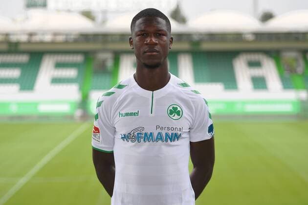 24.07.2017 - SpVgg Spielvereinigung Greuther Fürth Kleeblatt - 2. Fußball Bundesliga BL - Saison 2017 2018 - Fototermin Porträttermin Portraittermin - - Stephen Sama (2, SpVgg Greuther Fürth ) - Einzelbild Einzelfoto Portrait Porträt Kopfbild