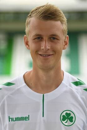 24.07.2017 - SpVgg Spielvereinigung Greuther Fürth Kleeblatt - 2. Fußball Bundesliga BL - Saison 2017 2018 - Fototermin Porträttermin Portraittermin - - Lukas Gugganig (4, SpVgg Greuther Fürth ) - Einzelbild Einzelfoto Portrait Porträt Kopfbild