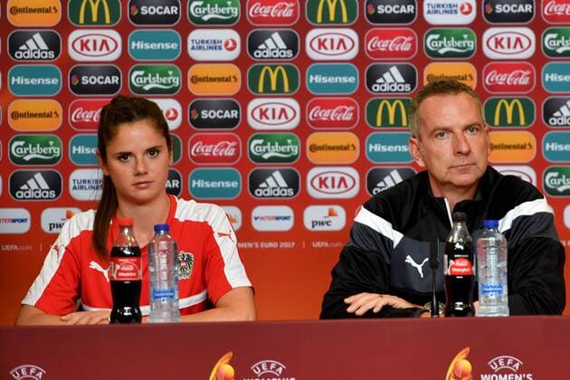 SOCCER - UEFA EURO EM Europameisterschaft Fussball 2017 TILBURG,NETHERLANDS,29.JUL.17 - WOMEN SOCCER - UEFA Women s European Championship EM Europameisterschaft 2017, quarterfinal, Austria vs Spain, preview, press conference PK Pressekonferenz team AUT. Image shows Sarah Zadrazil and head coach Dominik Thalhammer (AUT). GEPAxpictures xFlorianxErtl