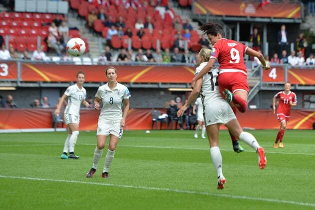 Themen der Woche - SPORT Themen der Woche - SPORT Bilder des Tages - SPORT Nadia Nadim (Daenemark, Denmark) (9) köpft zum 1:1, Fussball, UEFA Women s EURO 2017, Viertelfinale, Deutschland - Dänemark, xmkx