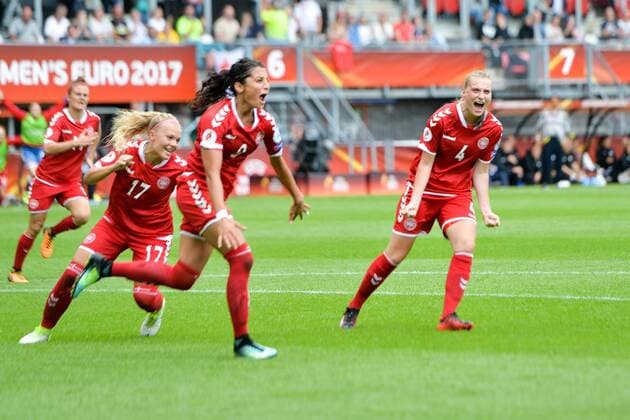 Bilder des Tages - SPORT Jubel, Freuen, celebrate, happy, cheer , Goal Celebration Nadia Nadim (Daenemark, Denmark) (9) Maja Kildemoes (Daenemark, Denmark) (4) Line Sigvardsen Jensen (Daenemark, Denmark) (17) nach 1:1, Fussball, UEFA Women s EURO 2017, Viertelfinale, Deutschland - Dänemark, xmkx