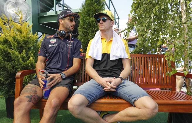 Motorsports: FIA Formula One World Championship WM Weltmeisterschaft 2017, Grand Prix of Hungary, 3 Daniel Ricciardo (AUS, Red Bull Racing), 27 Nico Hulkenberg (GER, Renault F1 Team), Budapest Hungary xHOCHxZWEIx
