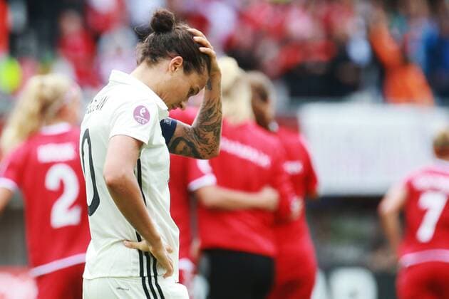 30.07.2017, xkvx, Fussball Frauen EM, Deutschland - Daenemark, emspor, v.l. Dzsenifer Marozsan (DFB Deutsche Fussball Nationalmanschaft Damen) enttaeuscht, enttaeuscht schauend, dissapointed Rotterdam