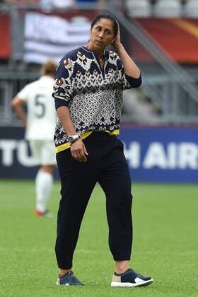 Fußball UEFA Women s Euro Viertelfinale Deutschland - Dänemark am 30.07.2017 im Sparta Stadion in Rotterdam Steffi Jones ( Bundestrainerin Deutschland ) enttäuscht xRx