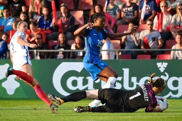 England v France UEFA Women s Euros 2017 England goalkeeper Karen Bardsley saves at the feet of Kadidiatou Diani of France during the UEFA Women s Euros 2017 quarter-final match at De Adelaarshorst, Deventer Copyright: xKristianxKanex FIL-10465-0025 UK Newspapers OUT