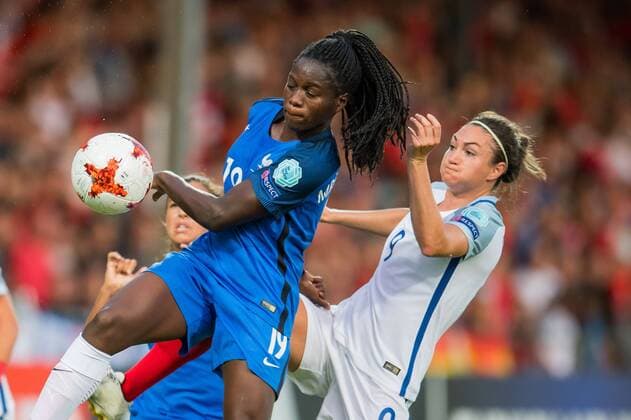 (L-R) Griedge Mbock Bathy ,Nka of France women, Jodie Taylor of England women during the UEFA WEURO 2017 quarter finale match between England and France at The Adelaarshorst on July 30, 2017 in Deventer, The Netherlands Women: England vs France UEFA WEURO 2017 2017 2018 xVIxVIxImagesx xGerritxvanxKeulenxIVx 8355211