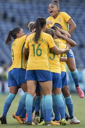 SAN DIEGO, CA - JULY 30: Brazil celebrate taking the lead late in the game during the Tournament of Nations soccer match between USA and Brazil on July 30, 2017 at Qualcomm Stadium in San Diego, CA. (Photo by Alan Smith Icon Sportswire) SOCCER: JUL 30 Tournament of Nations - USA v Brazil Icon1707301272 EDITORIAL USE ONLY