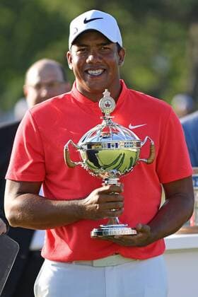OAKVILLE, ON - JULY 30: Jhonattan Vegas holds the RBC Canadian Open Trophy after winning the RBC Canadian Open on July 30, 2017 at Glen Abbey Golf Club in Oakville, ON (Photo by Gerry Angus Icon Sportswire) GOLF: JUL 30 PGA Golf Herren - RBC Canadian Open - Final Round Icon17073002 EDITORIAL USE ONLY