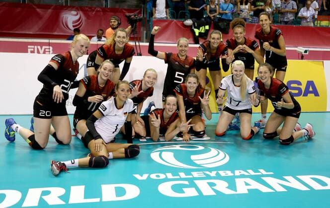 Themen der Woche - SPORT Themen der Woche - SPORT Bilder des Tages - SPORT German volleyball national team Nationalteam celebrate win after the FIVB World Grand Prix 2017 volleyball match for third place between Czech Republic and Germany in Ostrava, Czech Republic, on July 30, 2017. (CTKxPhoto PetrxSznapka) CTKPhotoP201707300453001  SZN 23