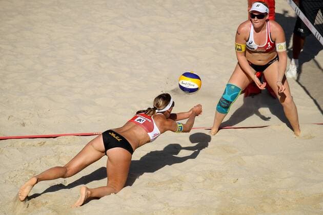 Beach volleyball Beachvolleyball - FIVB World Championships 2017 VIENNA,AUSTRIA,31.JUL.17 - BEACH VOLLEYBALL - FIVB World Championships, ladies. Image shows Katharina Schuetzenhoefer and Stefanie Schwaiger (AUT). GEPAxpictures xMaticxKlansek