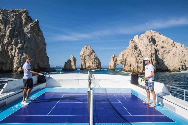 July 31, 2017 - EUM20170731DEP07.JPG.LOS CABOS, BCS., Tenis-Abierto Los Cabos.- Los tenistas Thomas Berdych (Republica Checa) y Sam Querrey (EU) realizan un peloteo de exhibicion este lunes, 31 de julio de 2017, en una cancha improvisada a bordo de una embarcacion, previo al arranque del Abierto de Los Cabos. Foto: Agencia EL UNIVERSAL German Espinosa EVZ. Latin News: July 31, 2017  - ZUMAu78_ 20170731_zaf_u78_028 Copyright: xGermanxEluniversalx