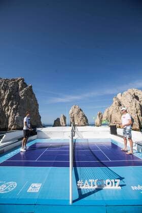 July 31, 2017 - EUM20170731DEP08.JPG.LOS CABOS, BCS., Tenis-Abierto Los Cabos.- Los tenistas Thomas Berdych (Republica Checa) y Sam Querrey (EU) realizan un peloteo de exhibicion este lunes, 31 de julio de 2017, en una cancha improvisada a bordo de una embarcacion, previo al arranque del Abierto de Los Cabos. Foto: Agencia EL UNIVERSAL German Espinosa EVZ. Latin News: July 31, 2017  - ZUMAu78_ 20170731_zaf_u78_029 Copyright: xGermanxEluniversalx