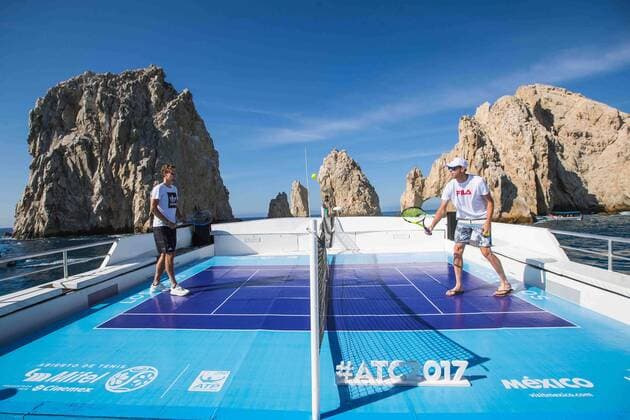 Bilder des Tages - SPORT July 31, 2017 - EUM20170731DEP10.JPG.LOS CABOS, BCS., Tenis-Abierto Los Cabos.- Los tenistas Thomas Berdych (Republica Checa) y Sam Querrey (EU) realizan un peloteo de exhibicion este lunes, 31 de julio de 2017, en una cancha improvisada a bordo de una embarcacion, previo al arranque del Abierto de Los Cabos. Foto: Agencia EL UNIVERSAL German Espinosa EVZ. Latin News: July 31, 2017  - ZUMAu78_ 20170731_zaf_u78_030 Copyright: xGermanxEluniversalx