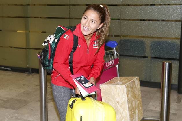 July 31, 2017 - EUM20170831DEP24.JPG.CIUDAD DE MEXICO.- Deporte-Clavados.- La clavadista Adriana Jimenez, medalla de plata en el Mundial de Budapest a su regreso a esta capital. Foto: Agencia EL UNIVERSAL Agustin Salinas RCC. Latin News: July 31, 2017  - ZUMAu78_ 20170731_zaf_u78_094 Copyright: xAgustinxSalinasx