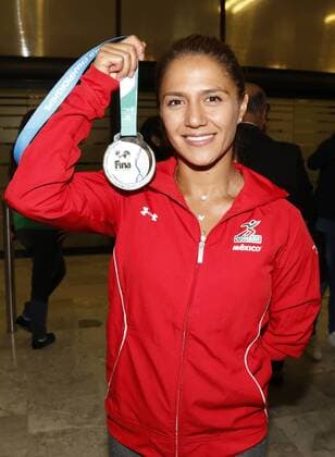 July 31, 2017 - EUM20170831DEP29.JPG.CIUDAD DE MEXICO.- Deporte-Clavados.- 31 de julio de 2017. La clavadista Adriana Jimenez, medalla de plata en el Campeonato Mundial de Natacion 2017 de Budapest, a su regreso a esta capital. Foto: Agencia EL UNIVERSAL Agustin Salinas RCC. Latin News: July 31, 2017  - ZUMAu78_ 20170731_zaf_u78_100 Copyright: xAgustinxSalinasx