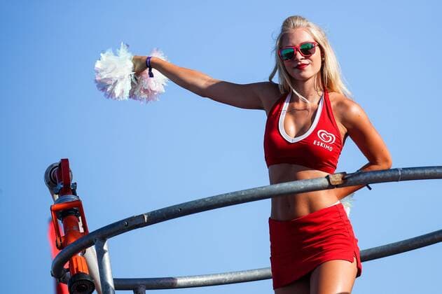 Beach volleyball Beachvolleyball - FIVB World Championships 2017 VIENNA,AUSTRIA,31.JUL.17 - BEACH VOLLEYBALL - FIVB World Championships. Image shows cheerleader Eskimo girls. GEPAxpictures xMaticxKlansek