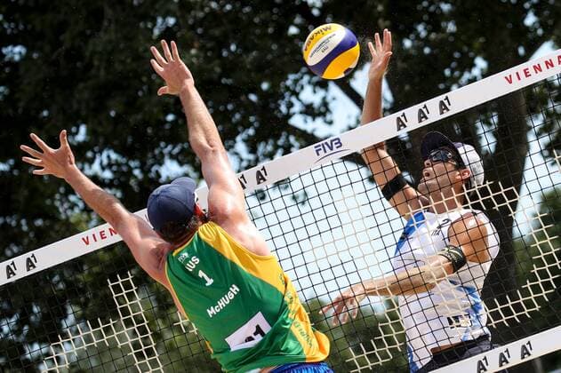 Beach volleyball Beachvolleyball - FIVB World Championships 2017 VIENNA,AUSTRIA,31.JUL.17 - BEACH VOLLEYBALL - FIVB World Championships, men. Image shows Christopher Mc Hugh (AUS) and Daniele Lupo (ITA). GEPAxpictures xMaticxKlansek
